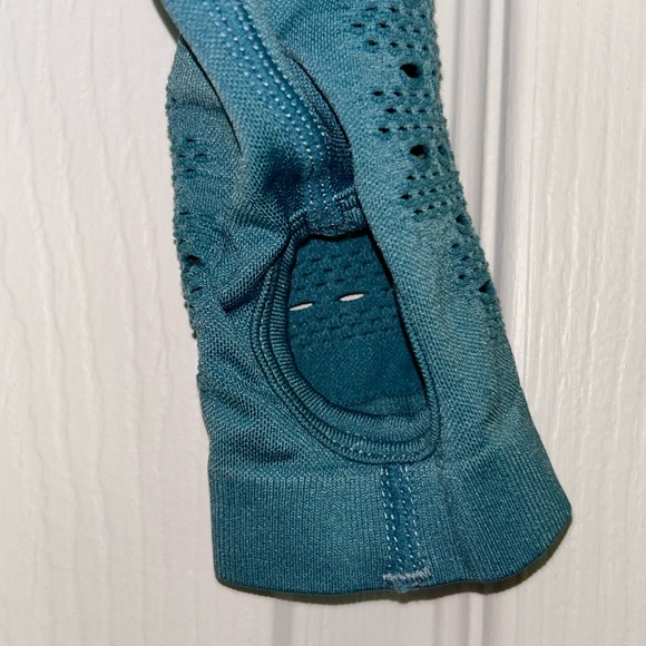 Gymshark cropped long sleeve athletic top - Picture 6 of 10